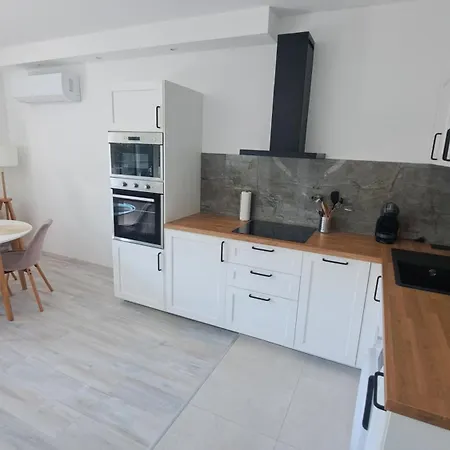 Gebri Day Apartment *